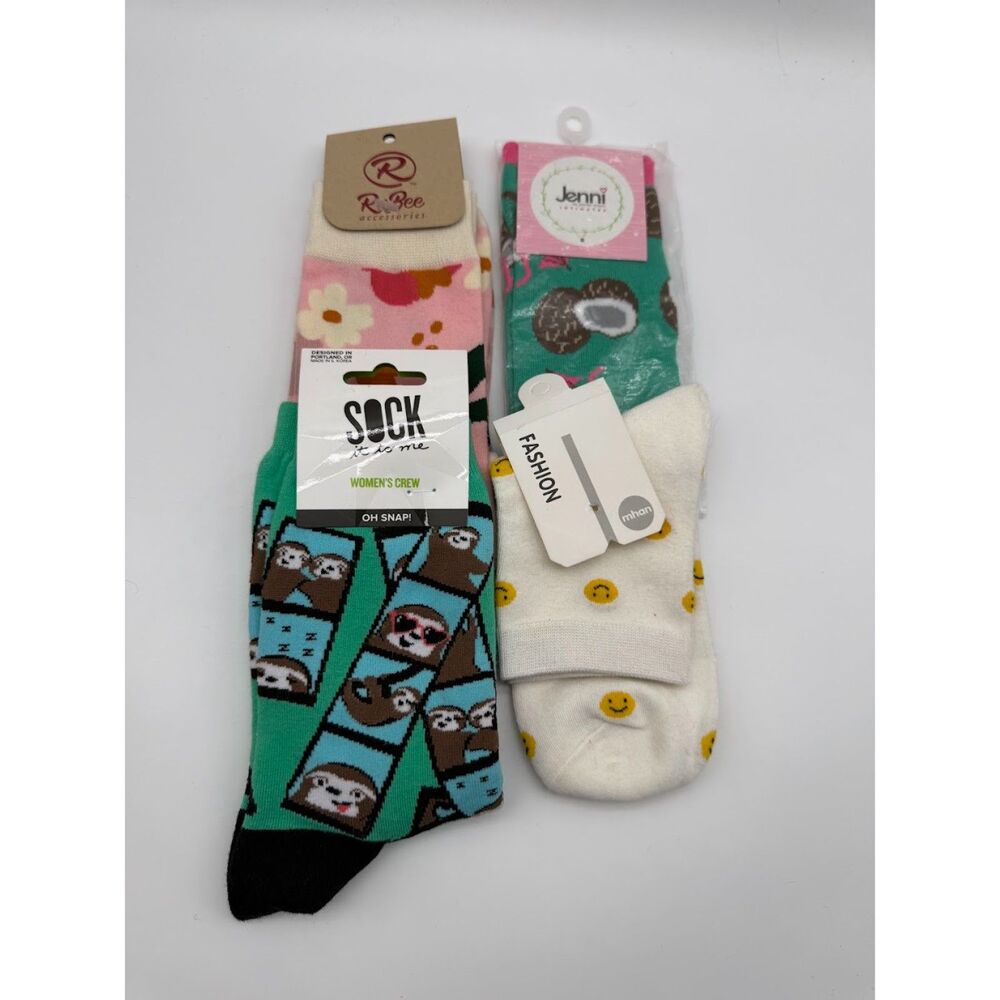 4 pairs of  women's socks